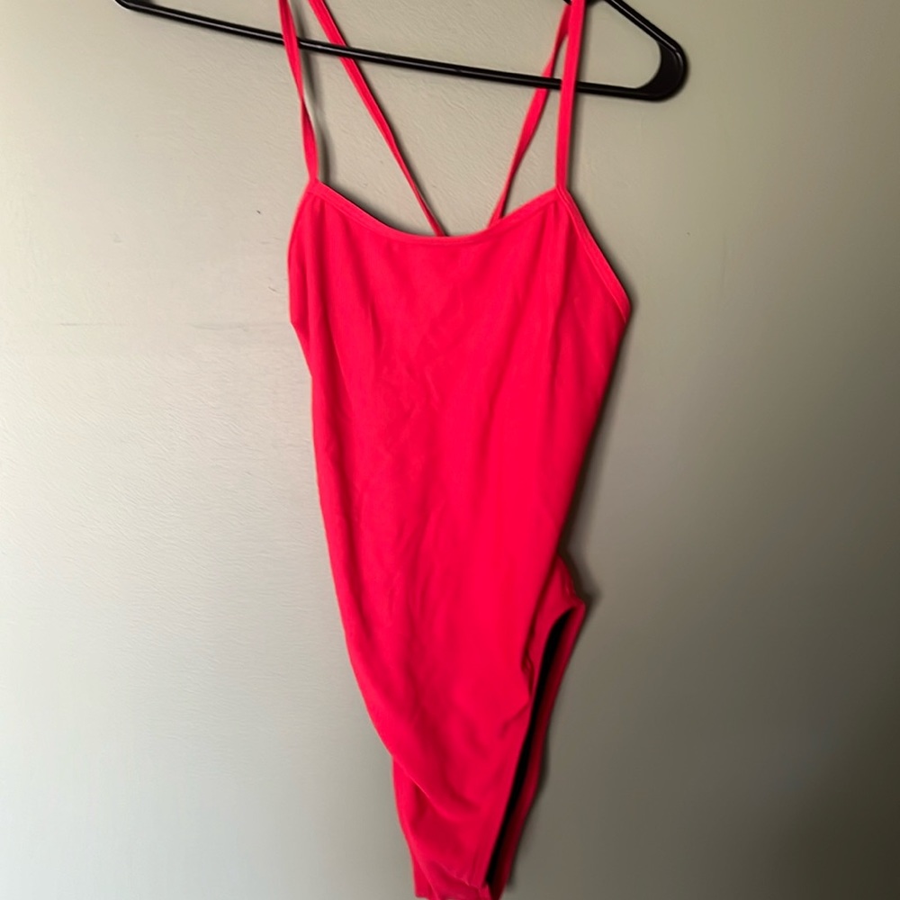 Scottie size 32- coral color. Worn less than 5 times